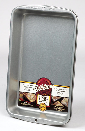 Wilton - 191003184 - 7 in. W X 11 in. L Biscuit and Brownie Pan Silver