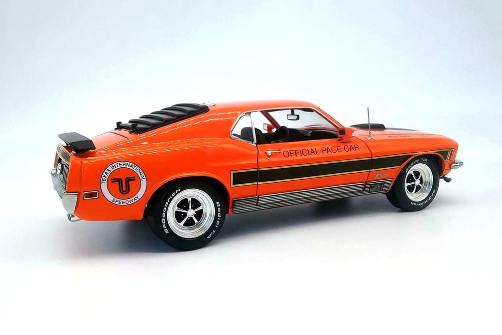 1970 Ford Mustang Mach 1 TX Intl Spdwy Official Pace Car HWY18033 1/18 scale Diecast Model Toy Car