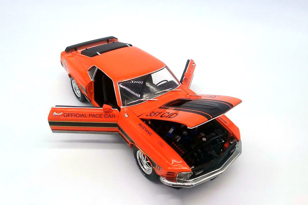 1970 Ford Mustang Mach 1 TX Intl Spdwy Official Pace Car HWY18033 1/18 scale Diecast Model Toy Car