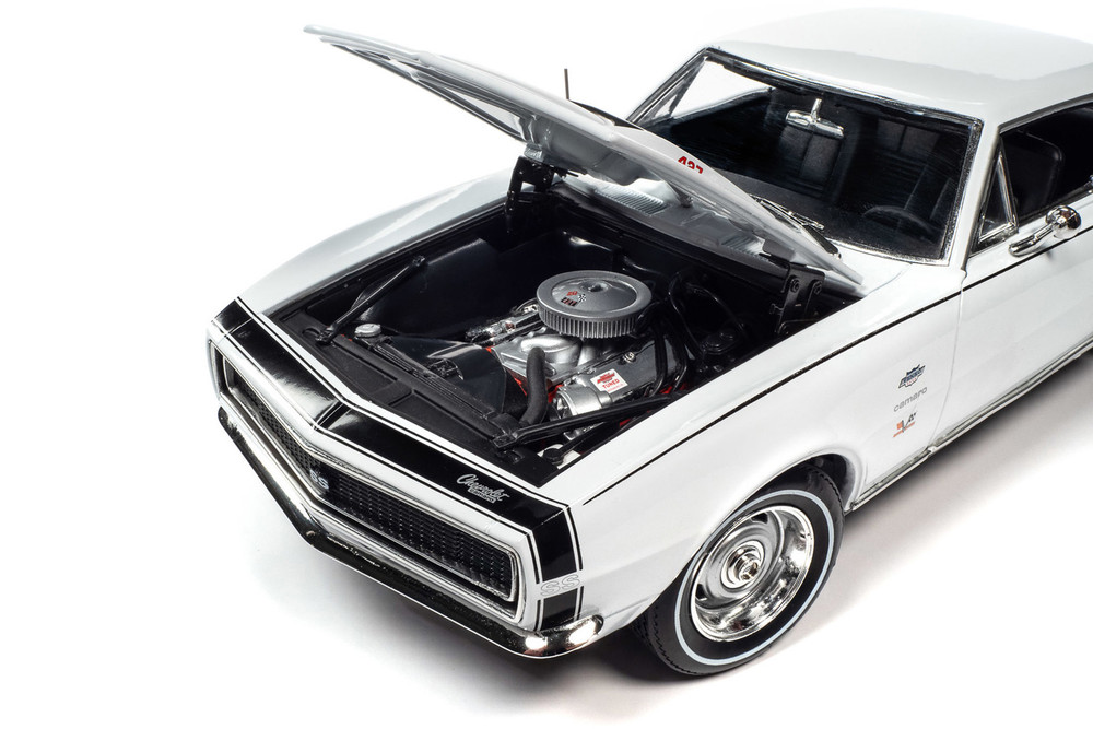 Yenko 1967 Chevy Camaro SS 427, White - Auto World AMM1261 - 1/18