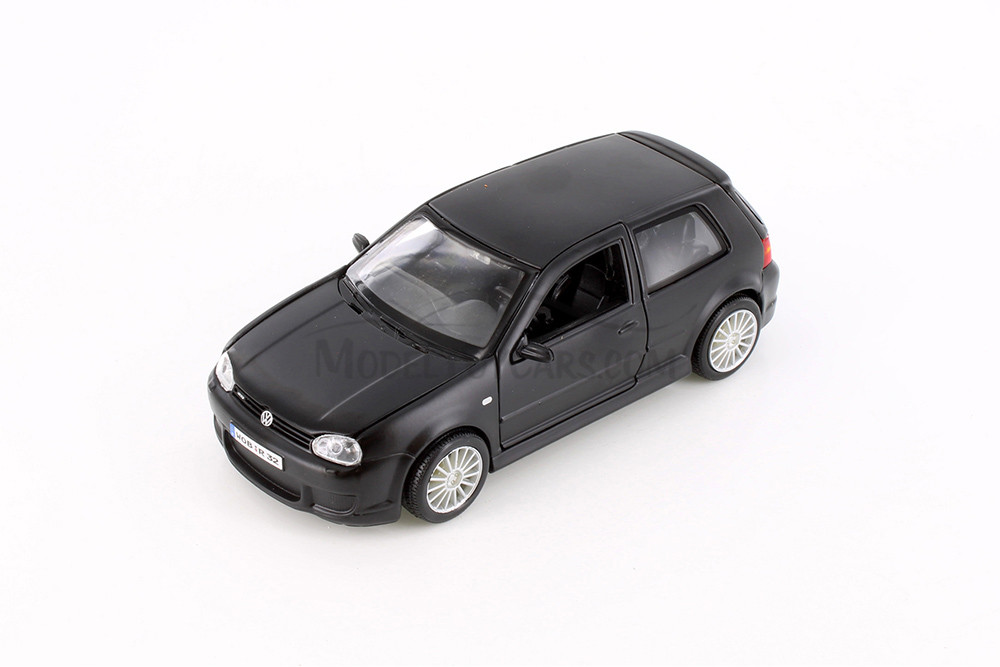 2004 Volkswagen Golf R32, Black - Showcasts 34290 - 1/24 scale
