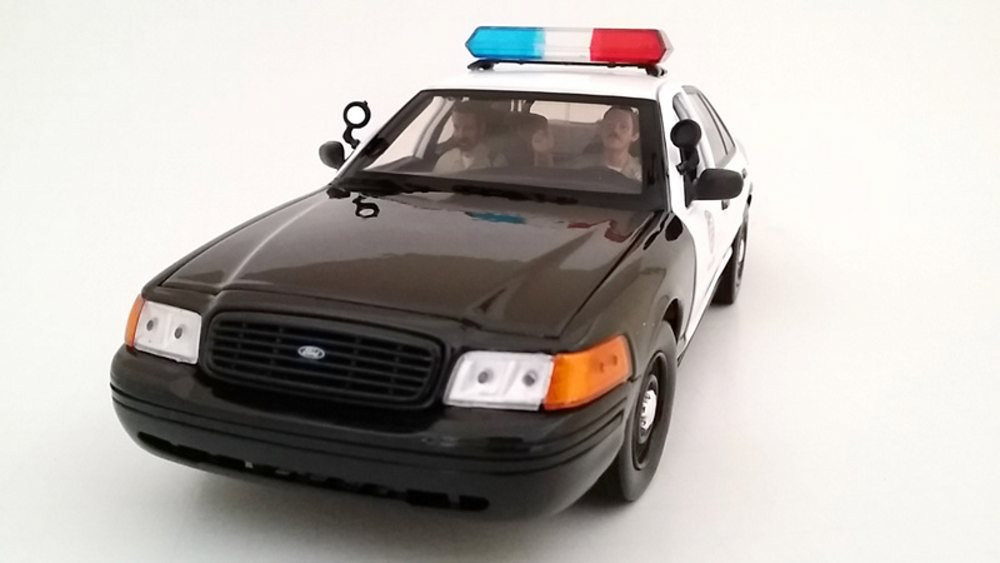 Diecast Police Car w/Police Figurines - 2010 Chevrolet Camaro Police, White with Blue & Gold - Showcasts 34208 - 1/24 Scale Diecast Model Toy Car