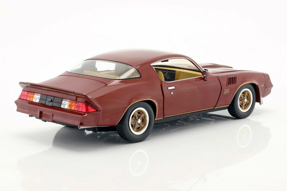 1978 Chevy Camaro Z/28 Hardtop, Carmine Red Metallic - Greenlight