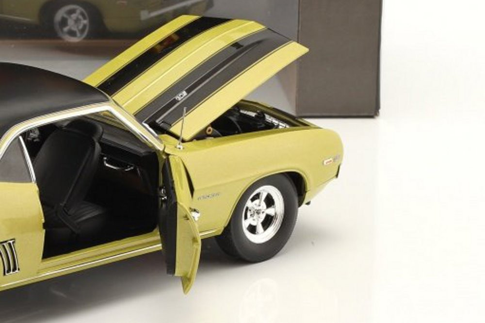 Highway 61 GREENLIGHT 1/18 1969 Chevrolet Camaro Z/28 シボレー 