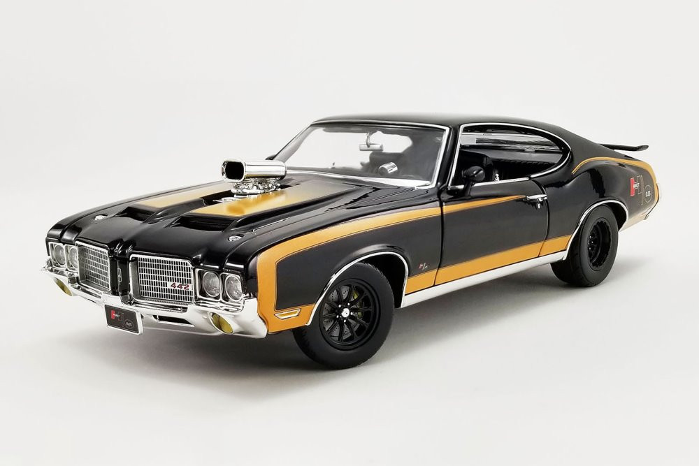 1972 Oldsmobile 442 Hurst, Black and Gold - Acme A1805621 - 1/18 scale  Diecast Model Toy Car