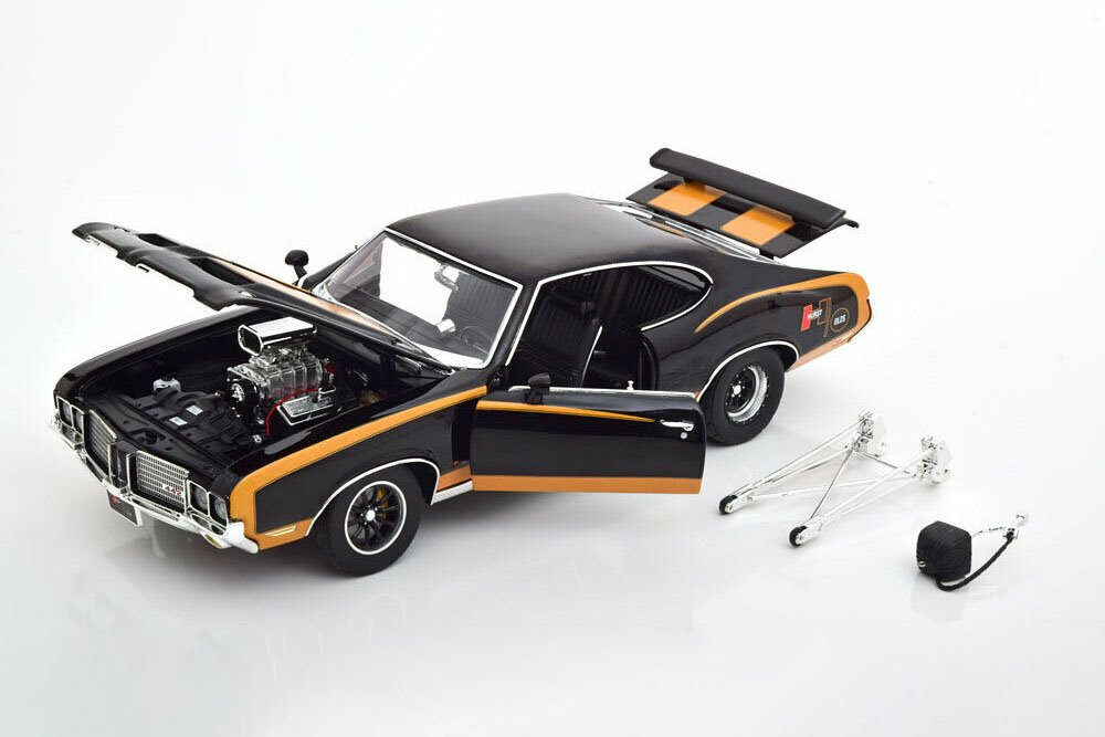 1972 Oldsmobile 442 Hurst, Black and Gold - Acme A1805621 - 1/18 scale Diecast Model Toy Car