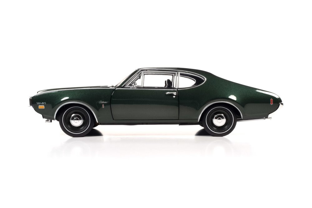 1969 Oldsmobile Cutlass SW-31 Post Coupe (MCACN), Glade Green Auto World - 1/18 scale Diecast Car