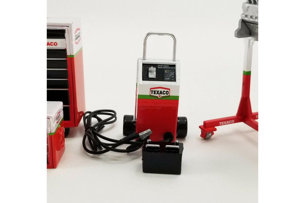 Texaco Oil Shop Tool Set #1, Red and White - GMP 18961 - 1/18