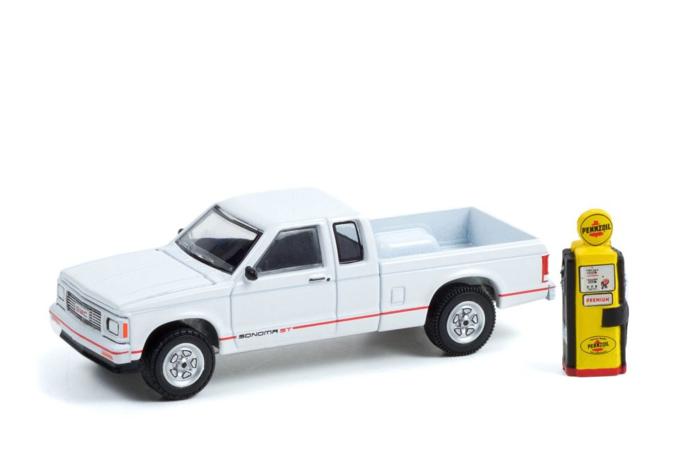 1991 GMC Sonoma ST Pickup Truck & Pennzoil Gas Pump, Greenlight 97120D/48 - 1/64 scale Diecast Car