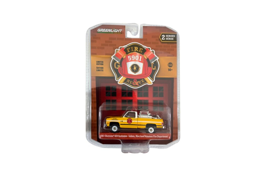 1981 Chevy K20 Scottsdale w/ Fire Equipment, Yellow - Greenlight 67020B 1/64 scale Diecast Car