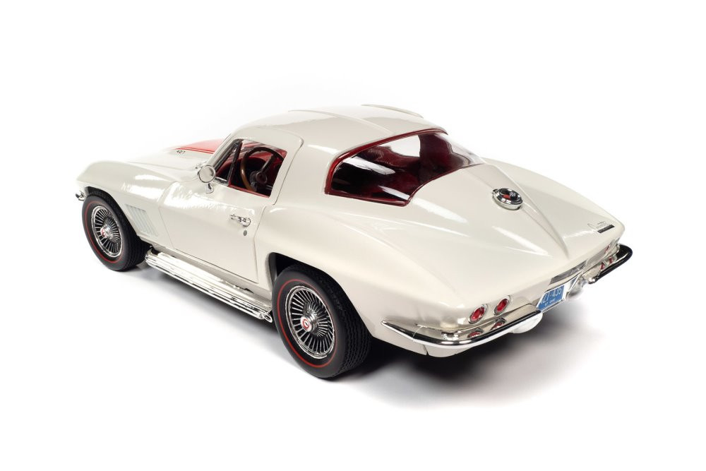 1967 Chevy Corvette 427 Hardtop, White - Auto World AMM1279 - 1/18 scale Diecast Model Toy Car