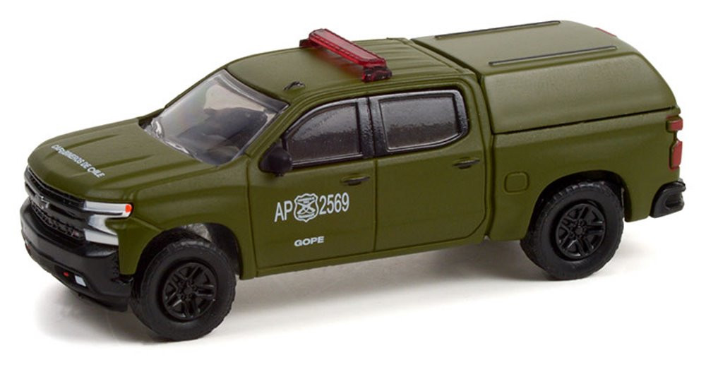 2021 Chevy Silverado LT Trail Boss Z71 w/ Camper, Green - Greenlight 30318 - 1/64 scale Diecast Car