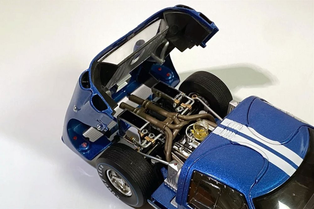 1966 Ford GT-40 MK II Le Mans #6, Blue - Shelby Collectibles