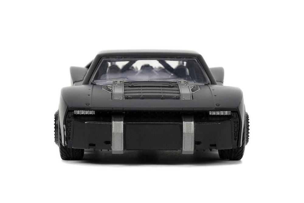 Batmobile with Batman Diecast Figurine, The Batman - Jada Toys 32042 - 1/32 scale Diecast Car