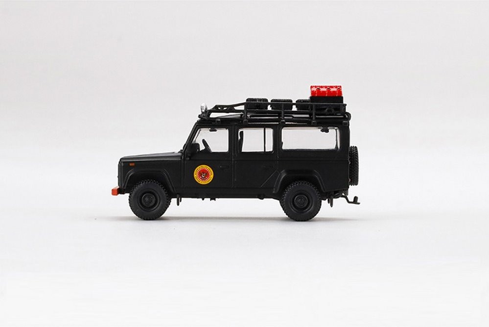 Land Rover Defender 110, Black - Mini GT MGT00158/48 - 1/64 scale