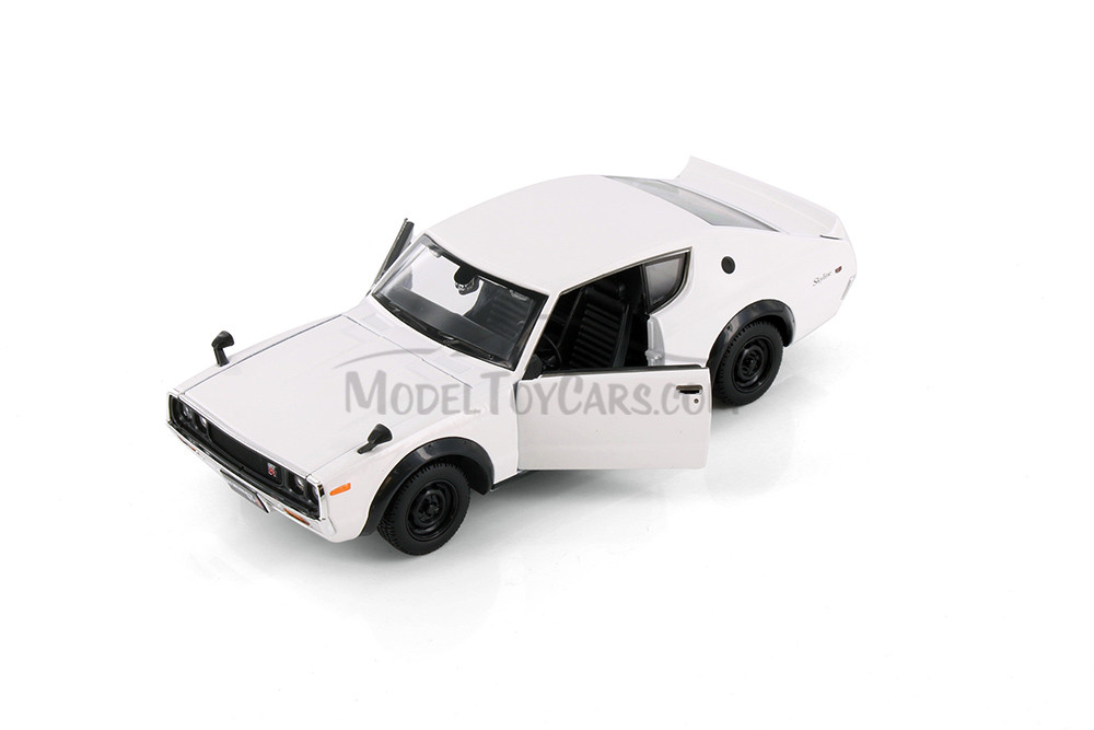 1973 Nissan Skyline 2000 GT-R KPGC110, White - Maisto 31528W - 1