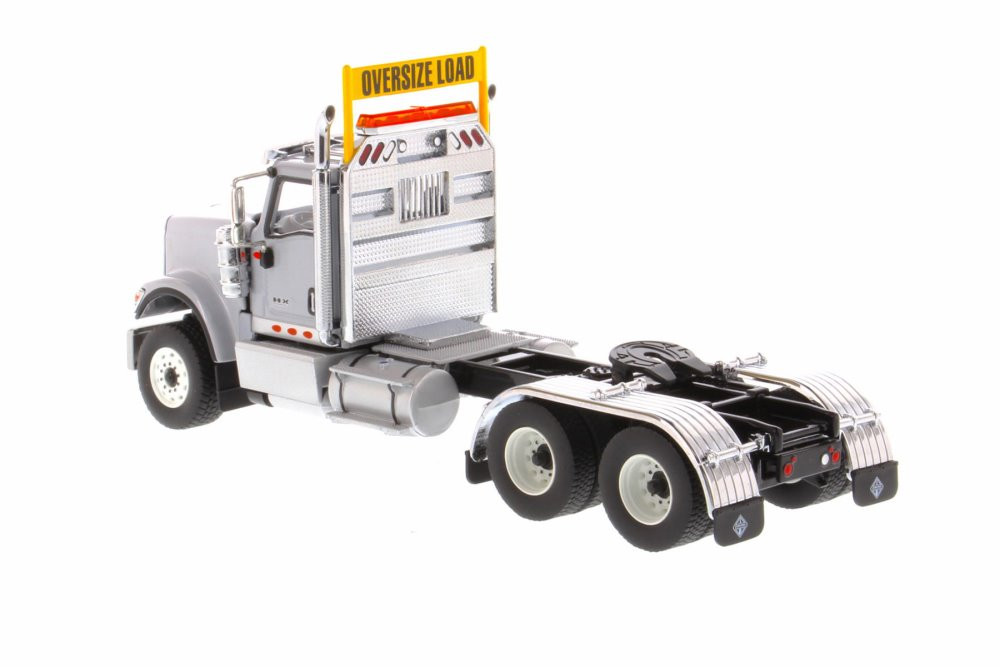 International HX520 SFFA Tandem Tractor (Cab only), Gray - Diecast Masters - 1/50 scale Diecast Car