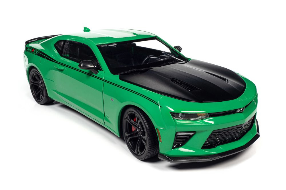 Nickey 2017 Chevy Camaro SS 1LE, Krypton Green - Auto World