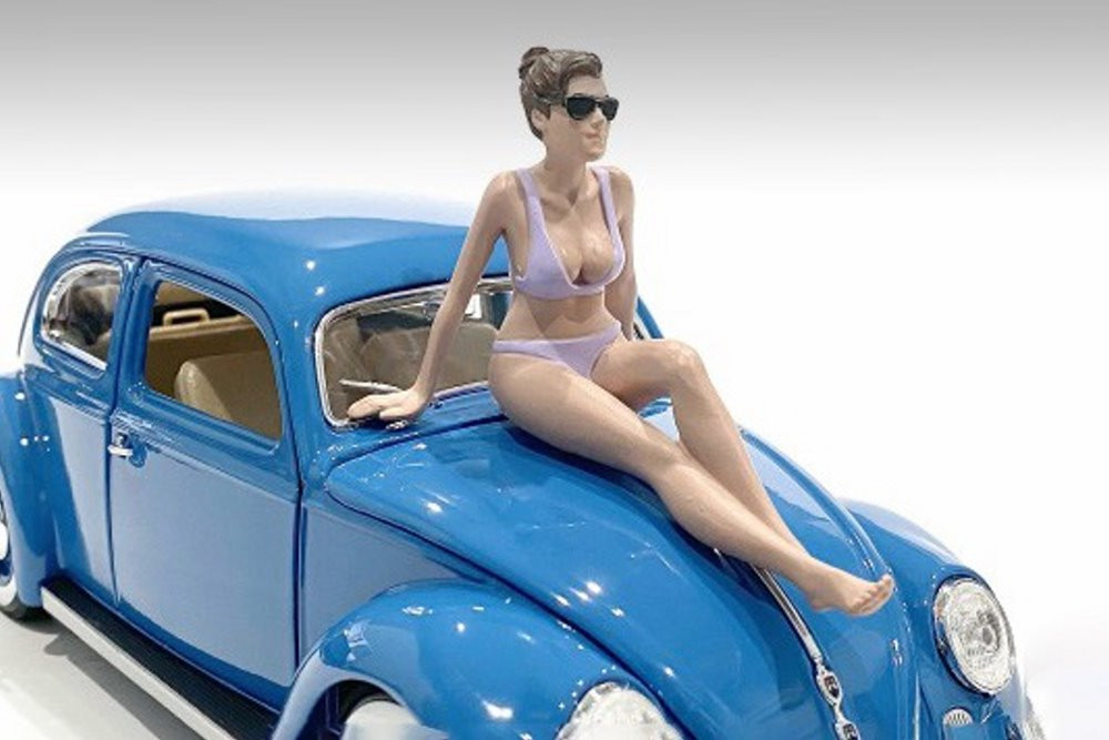 Beach Girls - Carol, Purple - American Diorama 76415 - 1/24 scale Figurine - Diorama Accessory