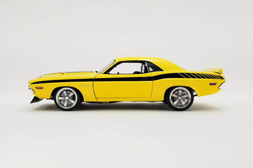 1971 Dodge Challenger R/T Street Fighter - Chicayne, Yellow, Acme A1806020 - 1/18 scale Diecast Car