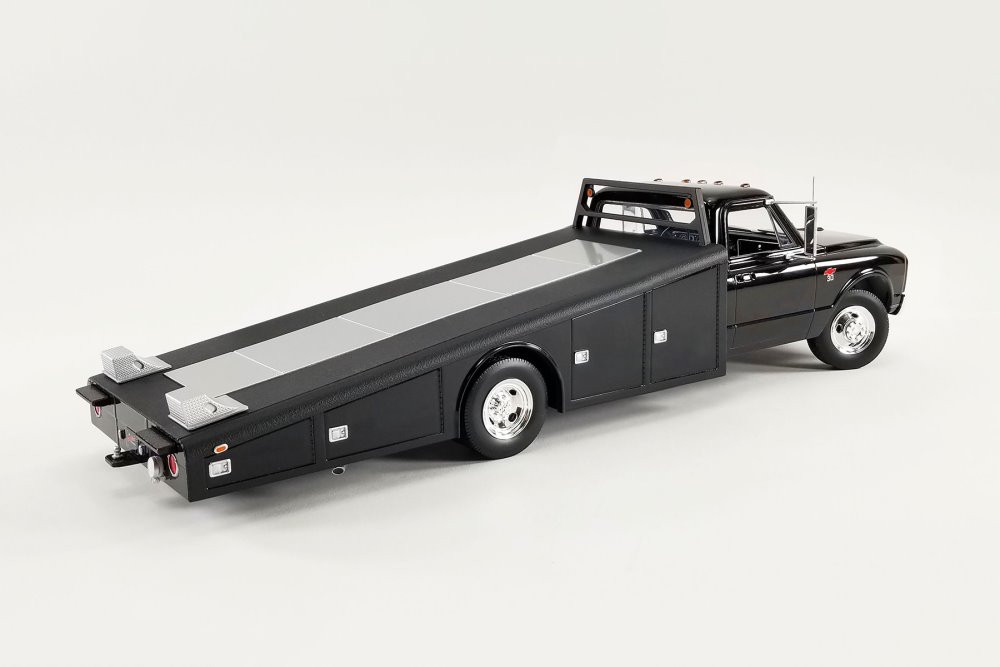1967 Chevy C30 Ramp Truck, Black - Acme A1801710 - 1/18 scale