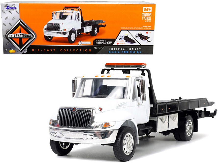 International DuraStar 4400 Flatbed Tow Truck, White - Jada Toys