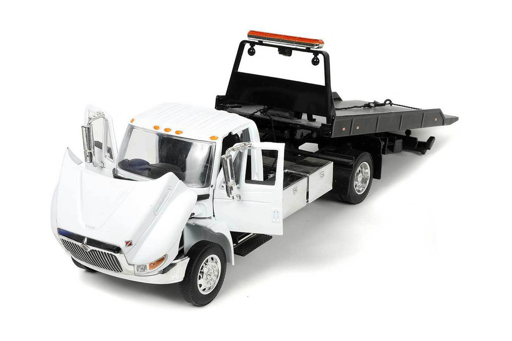 International DuraStar 4400 Flatbed Tow Truck, White - Jada
