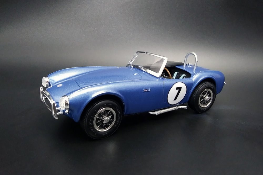 1963 Shelby Cobra 289 3-In-1, White - AMT AMT1319/12 - 1/25 scale Plastic Model Kit