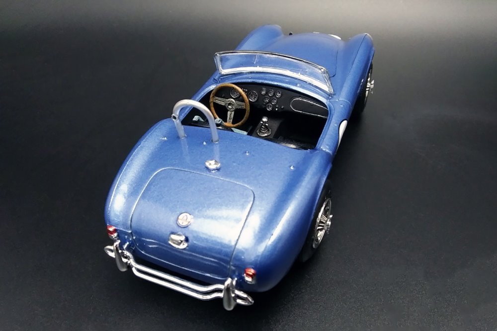 1963 Shelby Cobra 289 3-In-1, White - AMT AMT1319/12 - 1/25 scale Plastic  Model Kit - ModelToyCars.com
