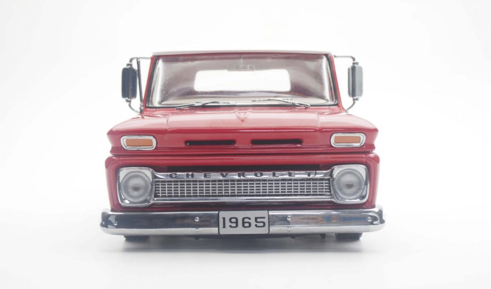 1965 Chevy C-10 Styleside Pickup Lowrider, Red - Sun Star 1365 - 1/18 scale Diecast Model Toy Car