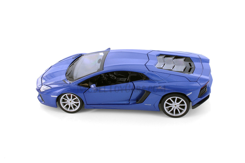 Lamborghini Aventador LP700-4 Coupe Diecast Car Set - Box of 4 in Blue 1/24 scale Diecast Model Cars