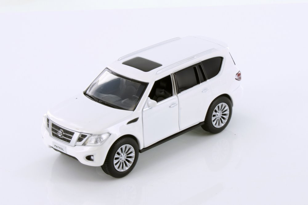 Nissan Patrol Y62, White - Showcasts TM012024 - 1/36 scale Diecast