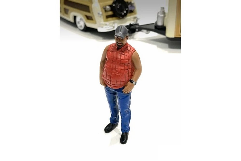 Campers Figure 1, Orange - American Diorama 76434 - 1/24 scale Figurine - Diorama Accessory