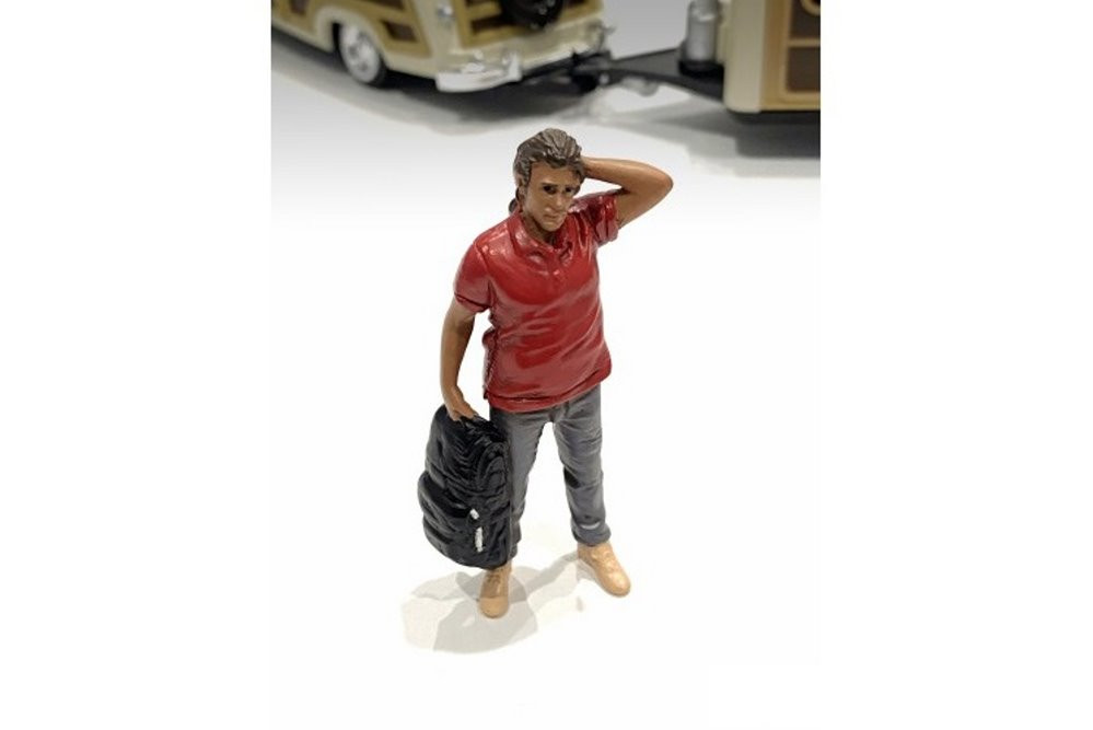Campers Figure 4, Red - American Diorama 76437 - 1/24 scale Figurine - Diorama Accessory