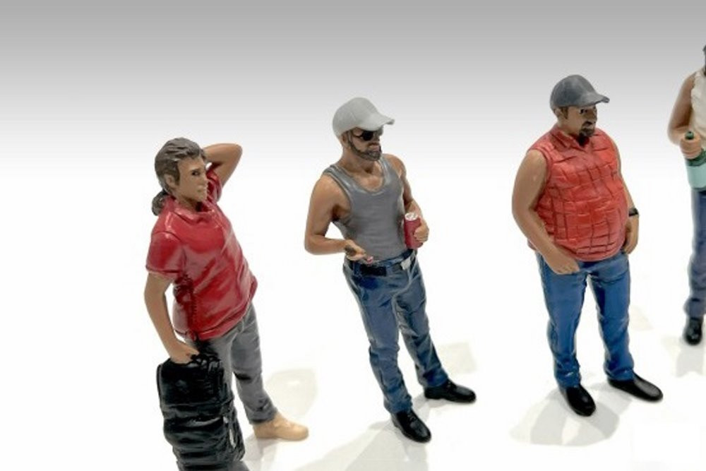 Campers Figure 4, Red - American Diorama 76437 - 1/24 scale Figurine - Diorama Accessory