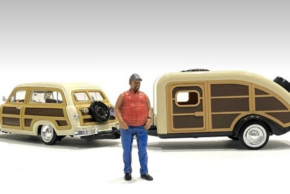 Campers Figure 1, Orange - American Diorama 76334 - 1/18 scale Figurine - Diorama Accessory