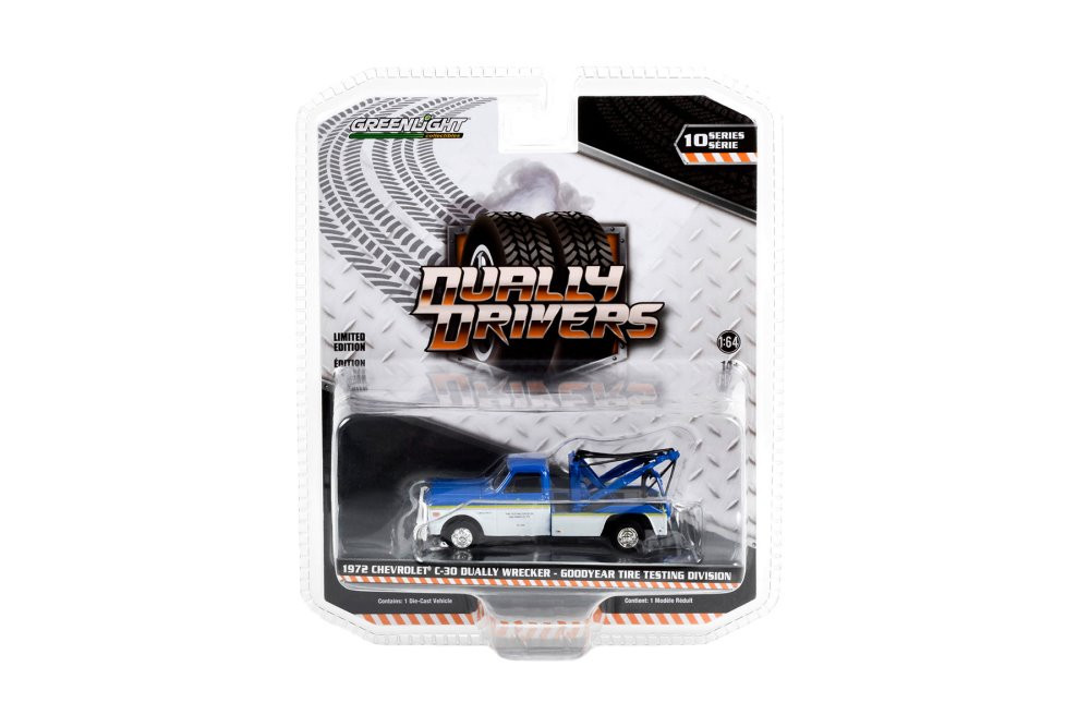 1972 Chevy C-30 Dually Wrecker Truck, White and Blue - Greenlight 46100B - 1/64 scale Diecast Car