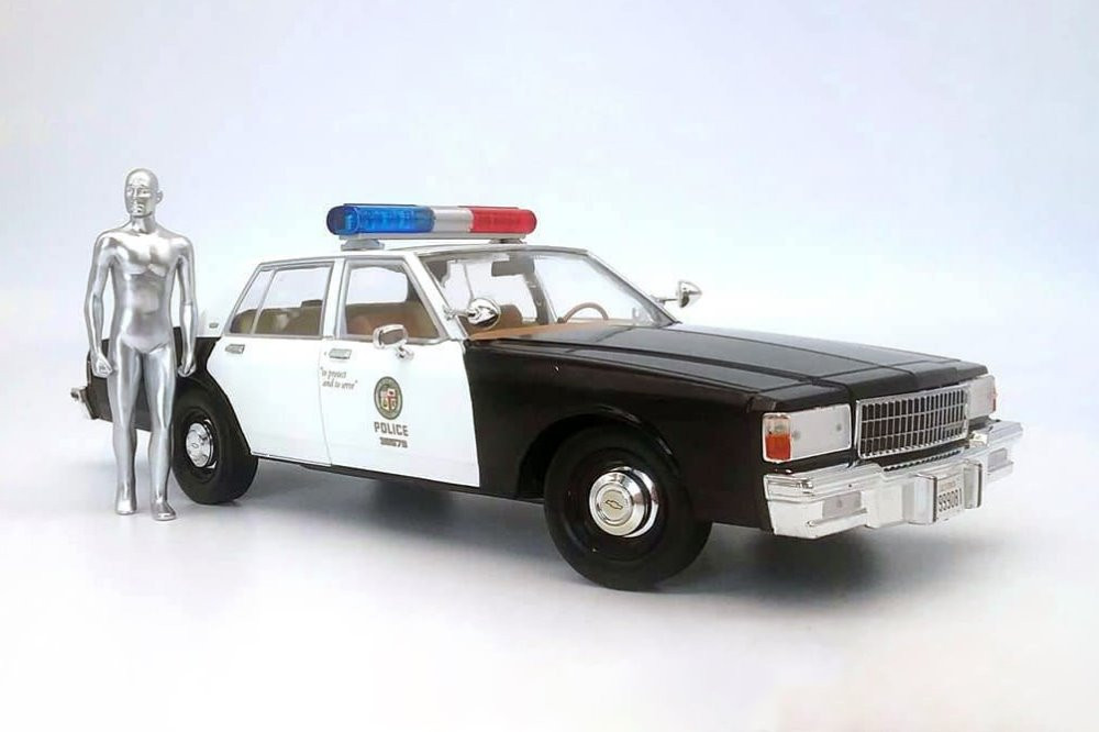 1987 Chevy Caprice Metropolitan Police w/ T-1000 Android Figure, The Terminator 2 - Greenlight 19105 - 1/18 Scale Diecast Car