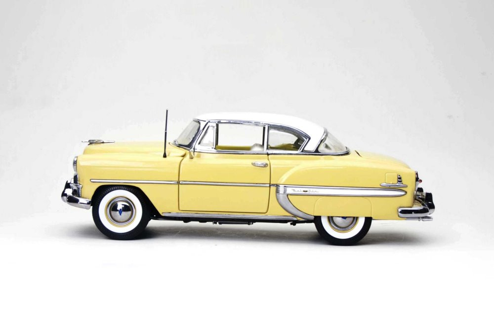 1953 Chevy Bel Air, Sun Gold Yellow - Sun Star 1608 - 1/18 Scale