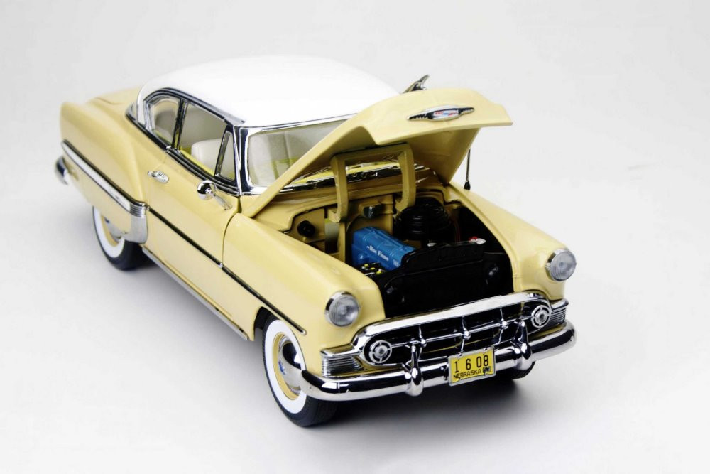 1953 Chevy Bel Air, Sun Gold Yellow - Sun Star 1608 - 1/18
