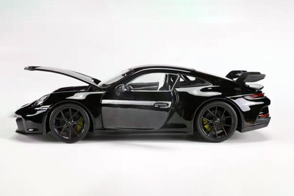 2022 Porsche 911 GT3, Black - Maisto 31458BK - 1/18 scale