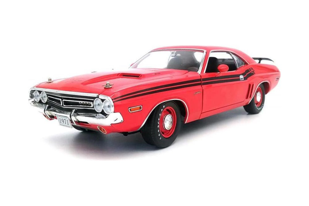 1971 Dodge Challenger R/T, Bright Red - Greenlight 13631 - 1/18 scale  Diecast Model Toy Car 