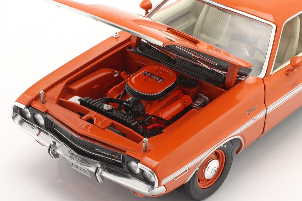1970 Dodge Challenger R/T, Go Mango Orange - Greenlight 13630 - 1/18 scale Diecast Model Toy Car