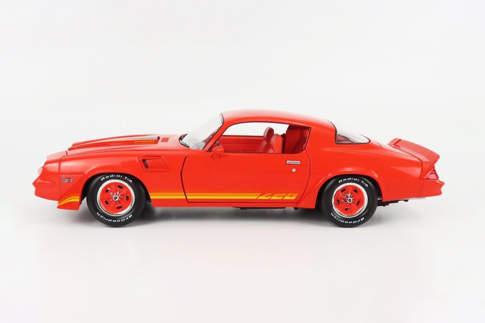 1981 Chevy Camaro Z/28, Red - Greenlight 13634 - 1/18 scale Diecast Model Toy Car