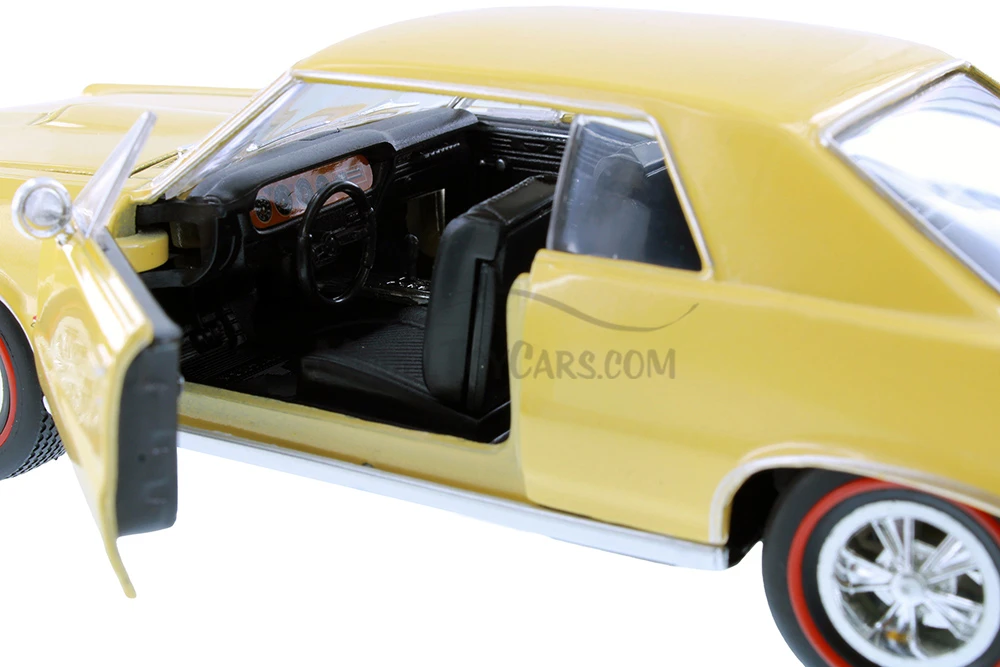 1965 Pontiac GTO, Yellow - Showcasts® 22092 - 1/24 scale Diecast Model  Car