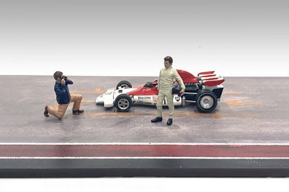 Race Day Metal Figures Set 1, Multi- - American Diorama 38359 - 1/43 Scale Figurine