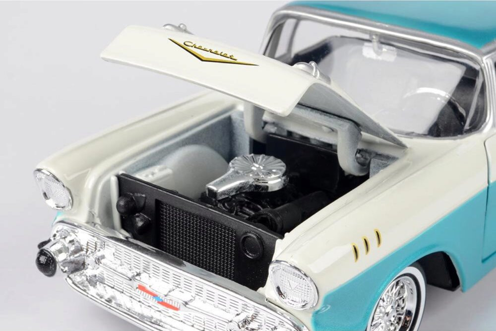 1957 Chevy Bel Air Lowrider, White/Turquoise - Motor Max 79029WLTQ - 1/24 Scale Diecast Car