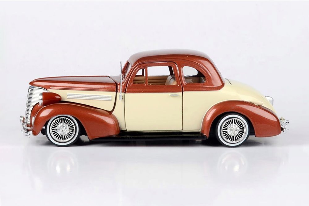 1939 Chevy Coupe Lowrider, Brown /Cream - Motor Max 79028WLBE - 1/24 Scale Diecast Car