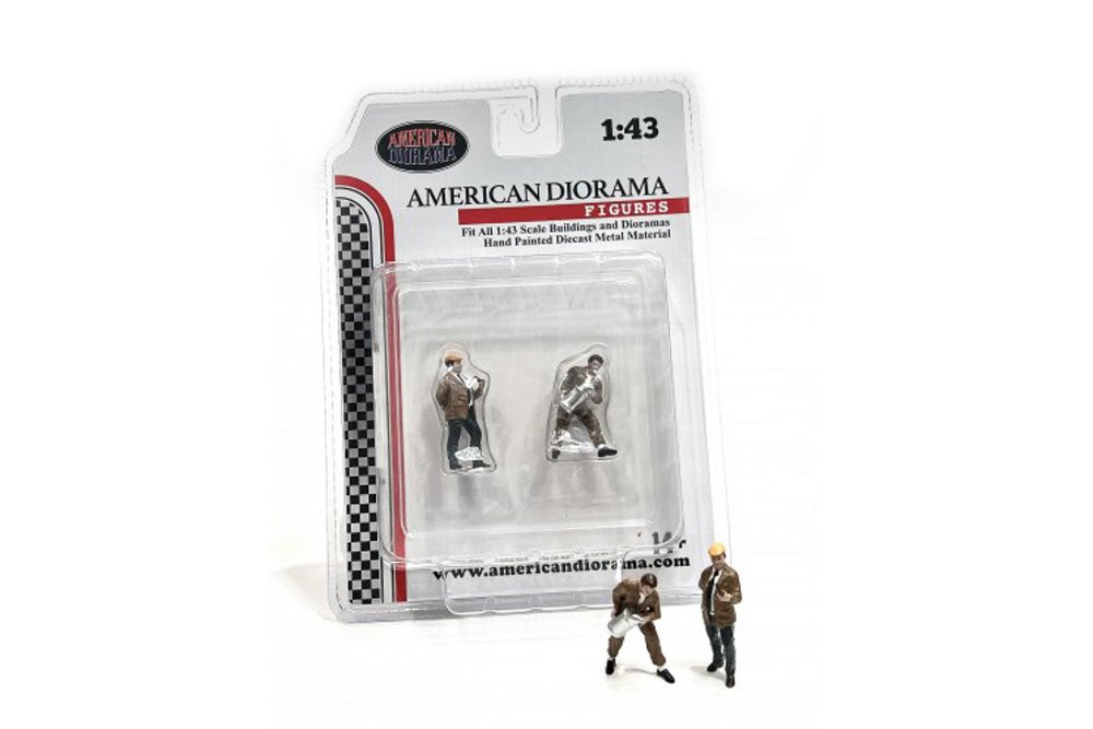 Race Day Metal Figures Set 4, Multi- - American Diorama 38362 - 1/43 Scale Figurine