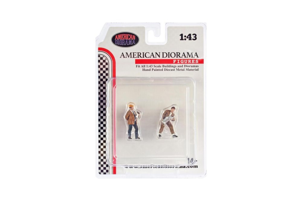 Race Day Metal Figures Set 4, Multi- - American Diorama 38362 - 1/43 Scale Figurine